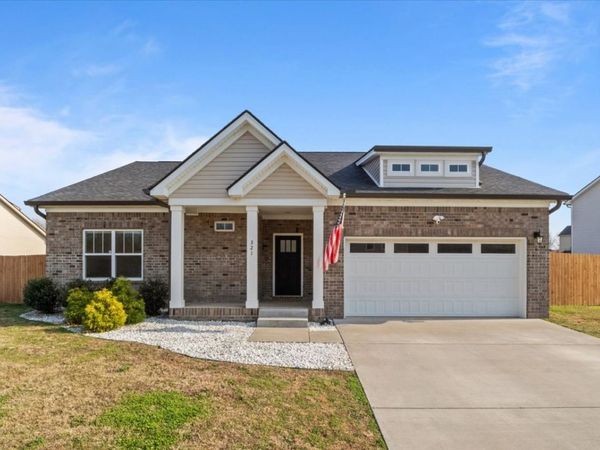 321 Wyburn Pl , Burns, TN 37029