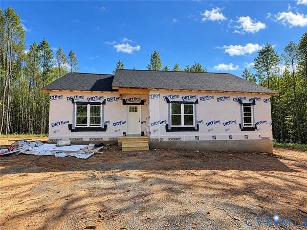 15 Coffeys Road, Farmville, VA 23901