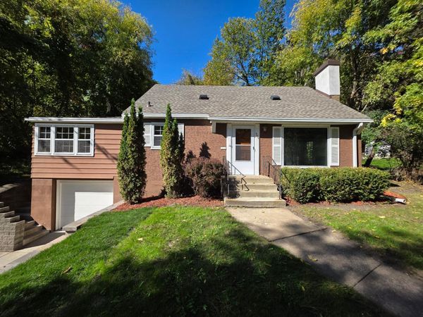 909 Old Lexington Avenue, Saint Paul, MN 55116