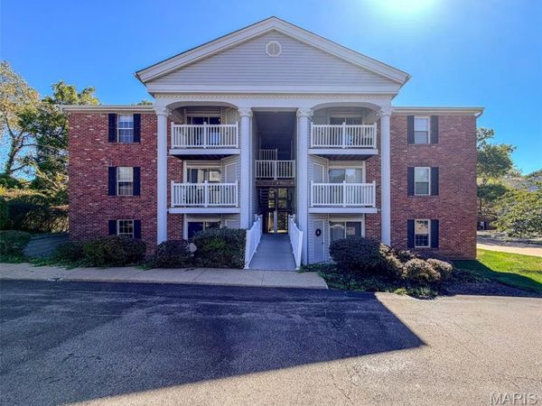 1912 Marine Terrace Drive , Unit D, St Louis, MO 63146
