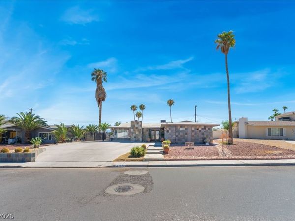 1679 Golden Arrow Drive , Las Vegas, NV 89169
