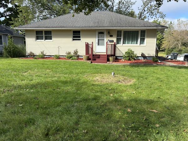 1324 N Waterloo Avenue, Jackson, MI 49202