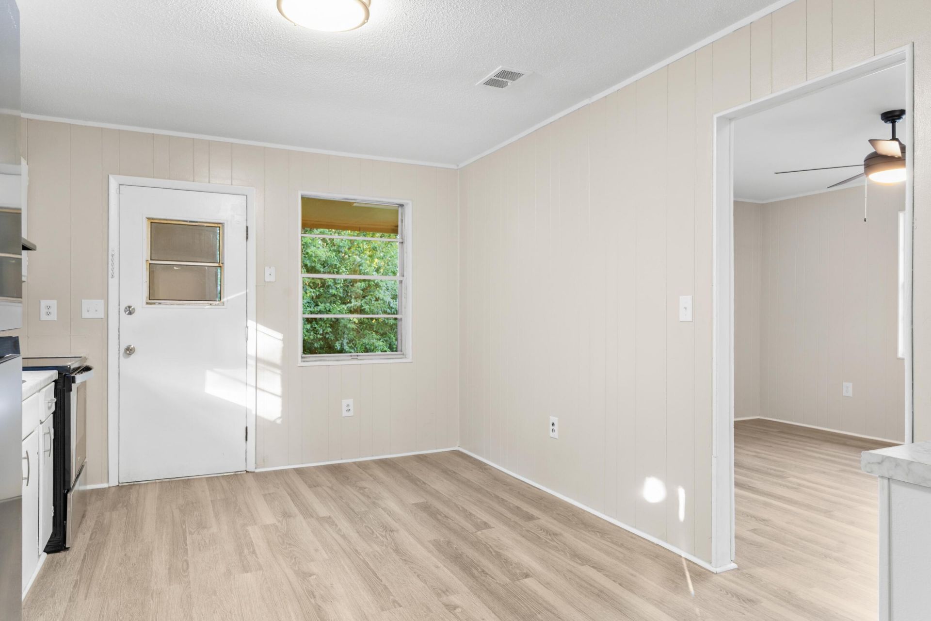 138 Waycross Street Photo 10