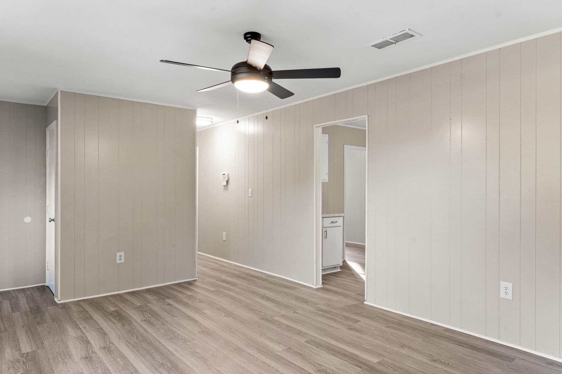 138 Waycross Street Photo 6