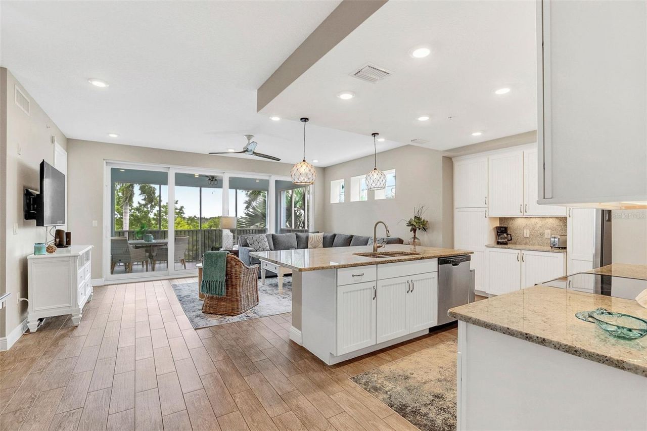 391 Aruba Circle, Unit 203, Bradenton, FL 34209 Photo