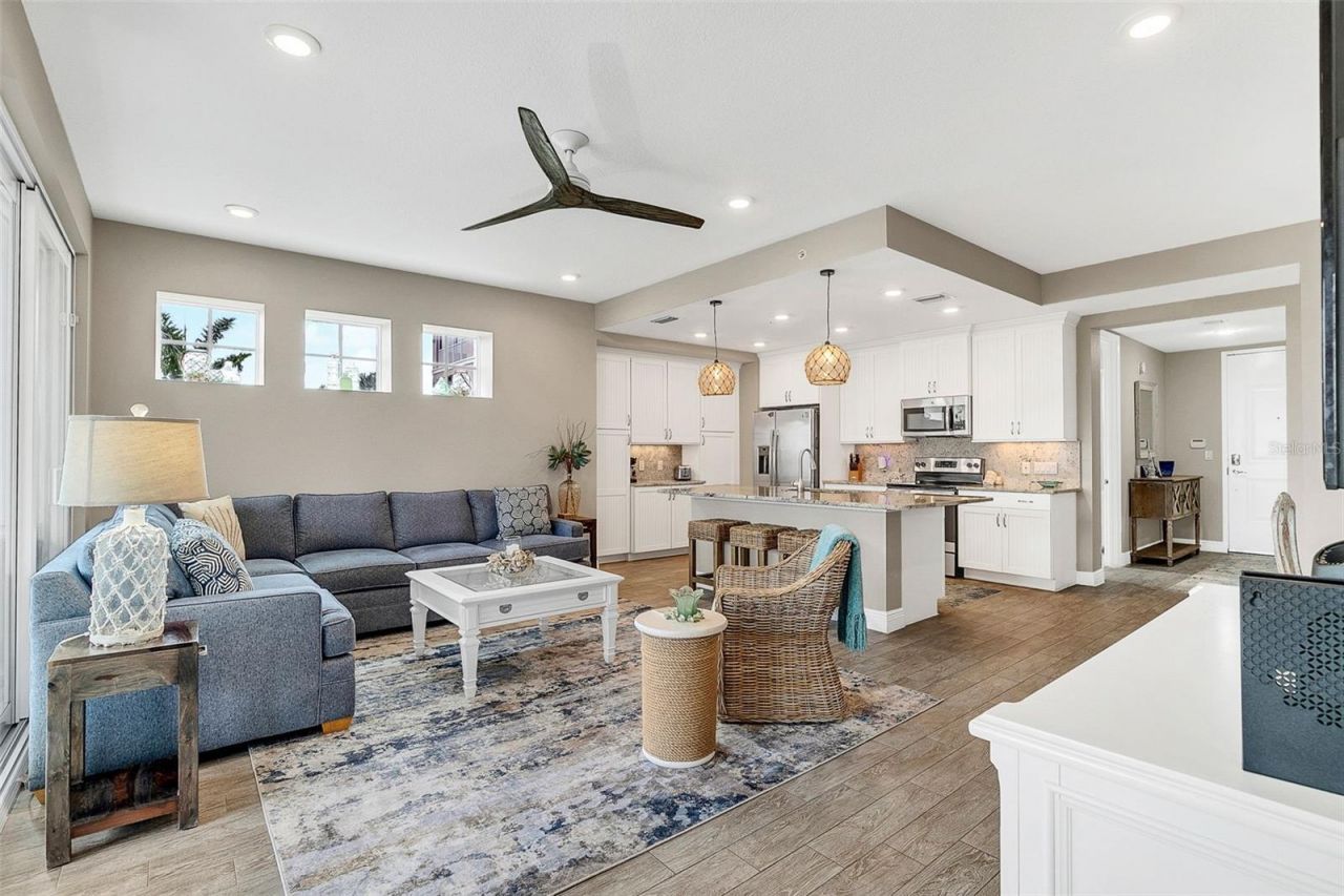 391 Aruba Circle, Unit 203, Bradenton, FL 34209 Photo