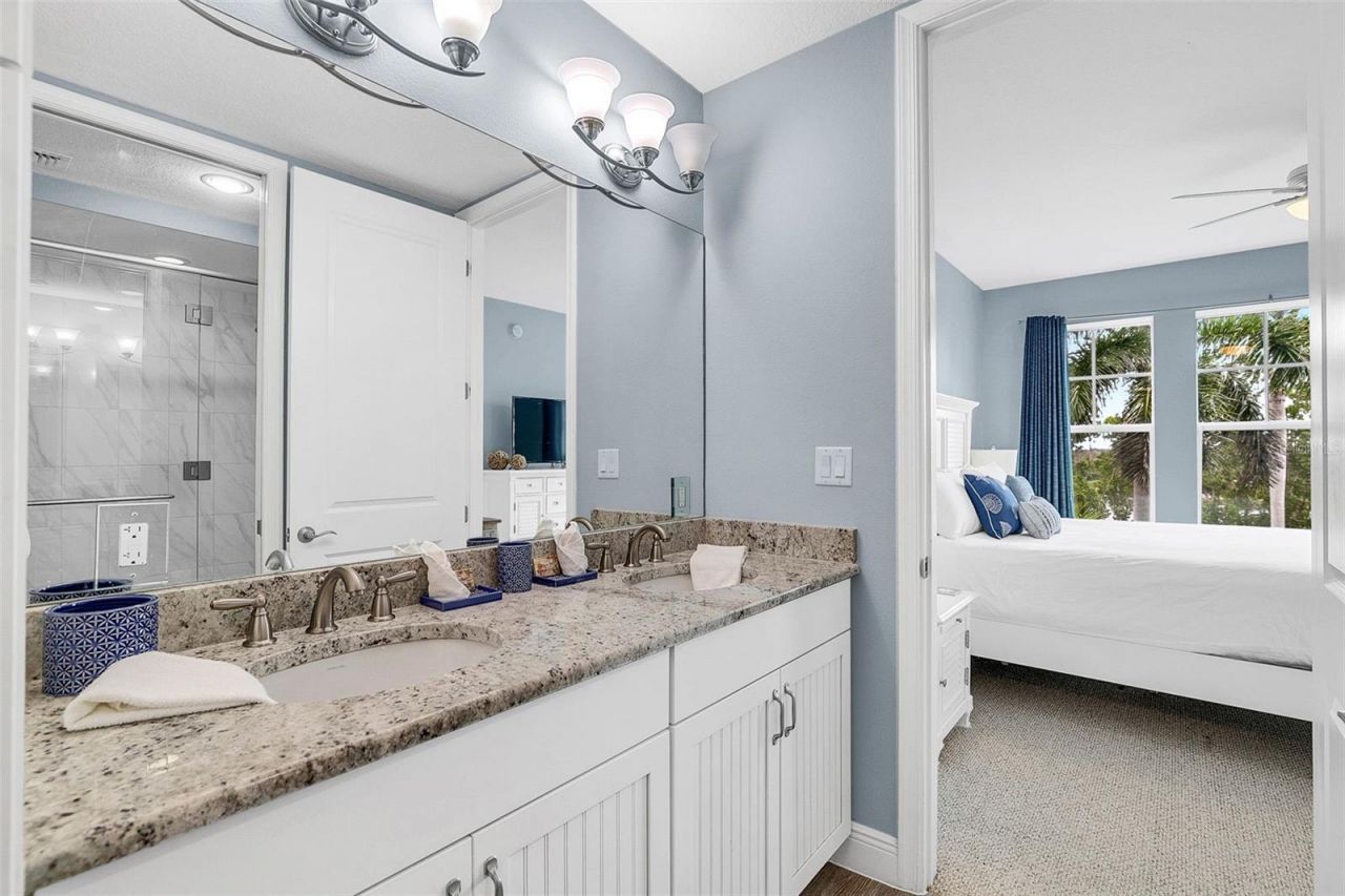 391 Aruba Circle, Unit 203, Bradenton, FL 34209 Photo