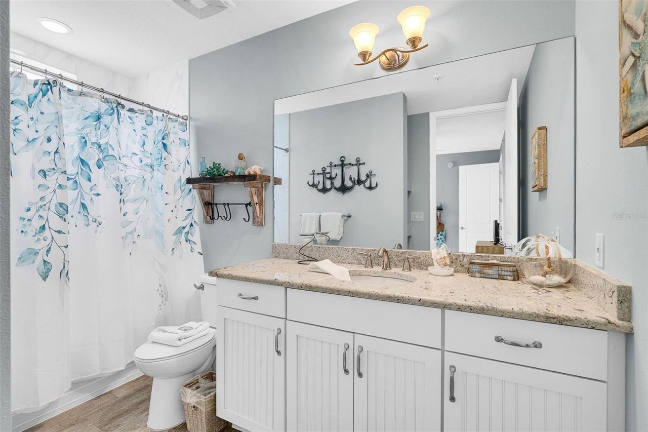 391 Aruba Circle, Unit 203, Bradenton, FL 34209 Photo