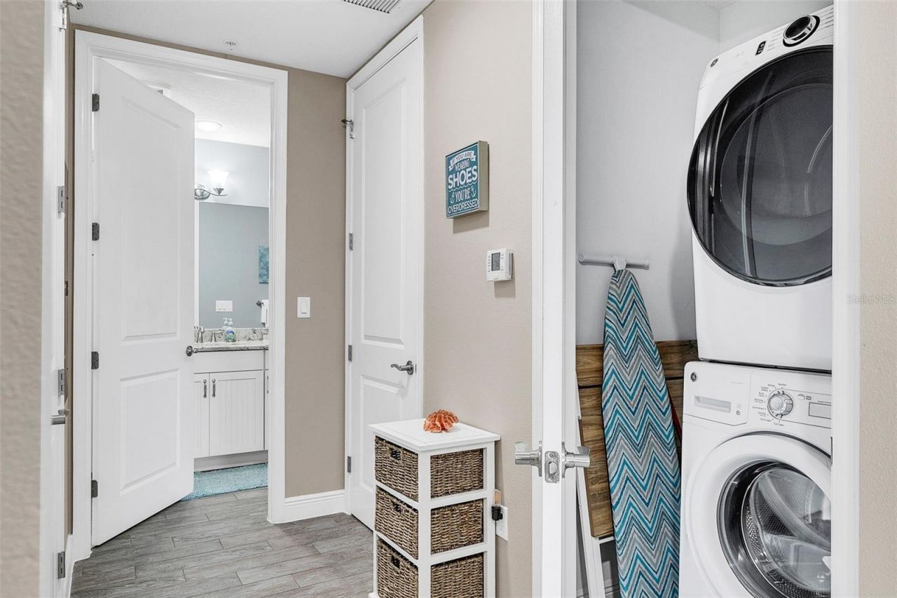 391 Aruba Circle, Unit 203, Bradenton, FL 34209 Photo