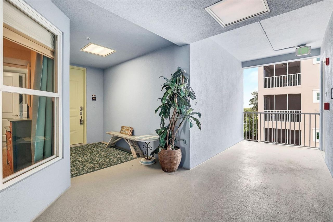 391 Aruba Circle, Unit 203, Bradenton, FL 34209 Photo