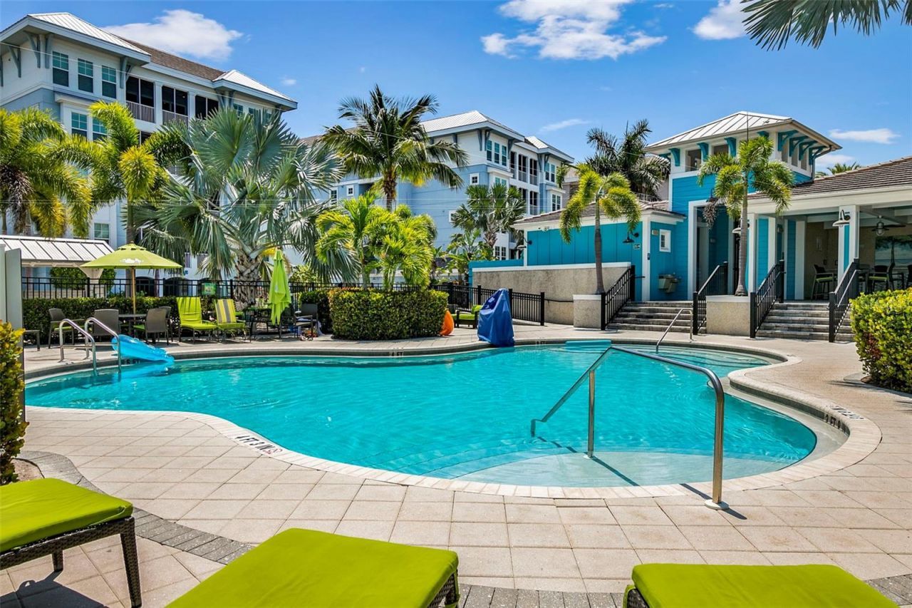 391 Aruba Circle, Unit 203, Bradenton, FL 34209 Photo