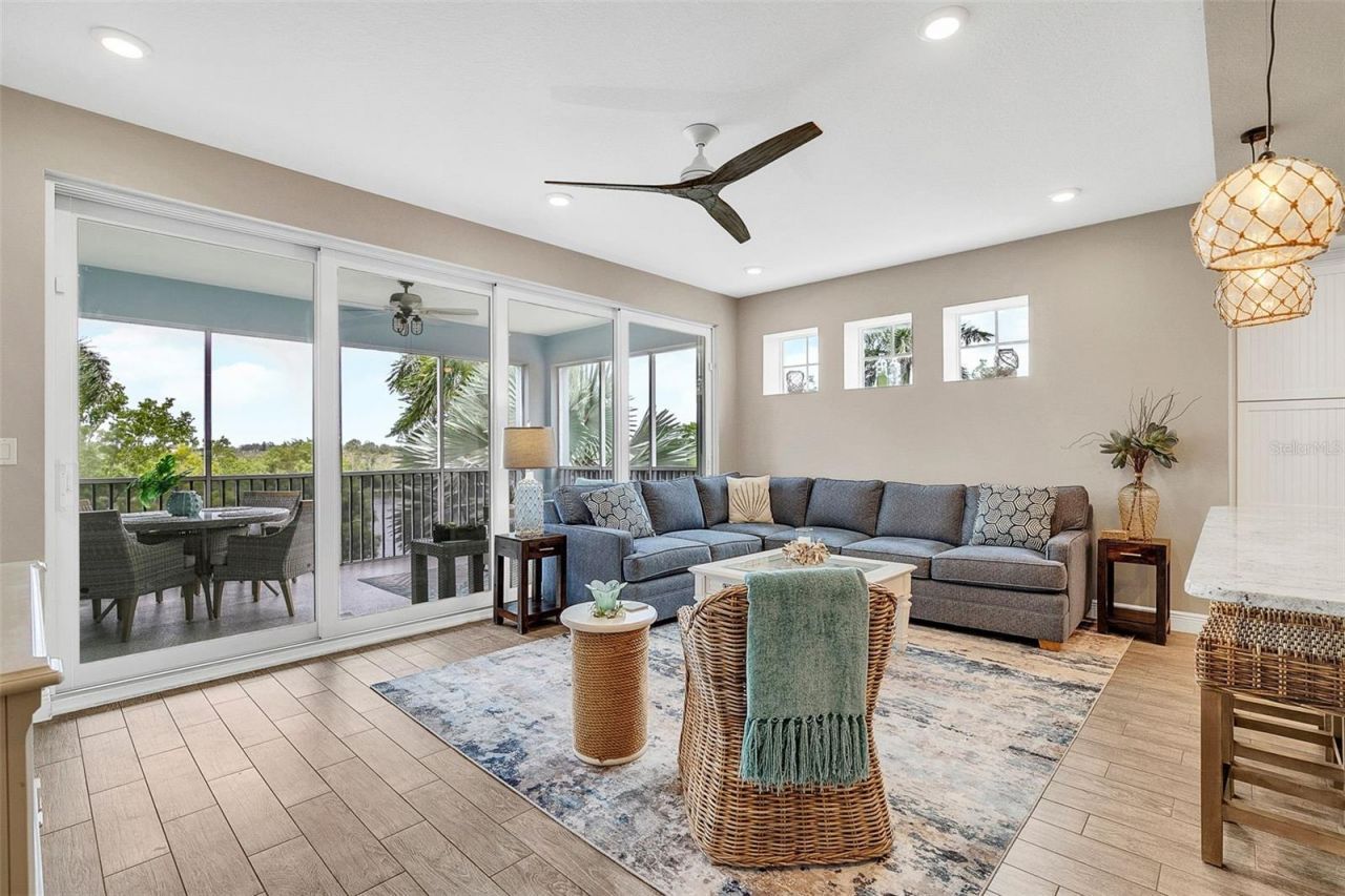 391 Aruba Circle, Unit 203, Bradenton, FL 34209 Photo