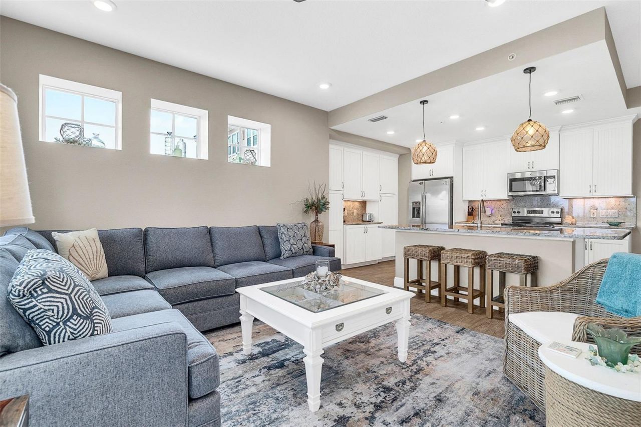 391 Aruba Circle, Unit 203, Bradenton, FL 34209 Photo