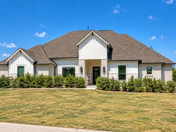 104 Caleb CT, Spicewood, TX 78669