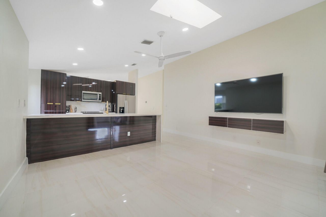 8599 Tourmaline Boulevard, Boynton Beach, FL 33472 Photo
