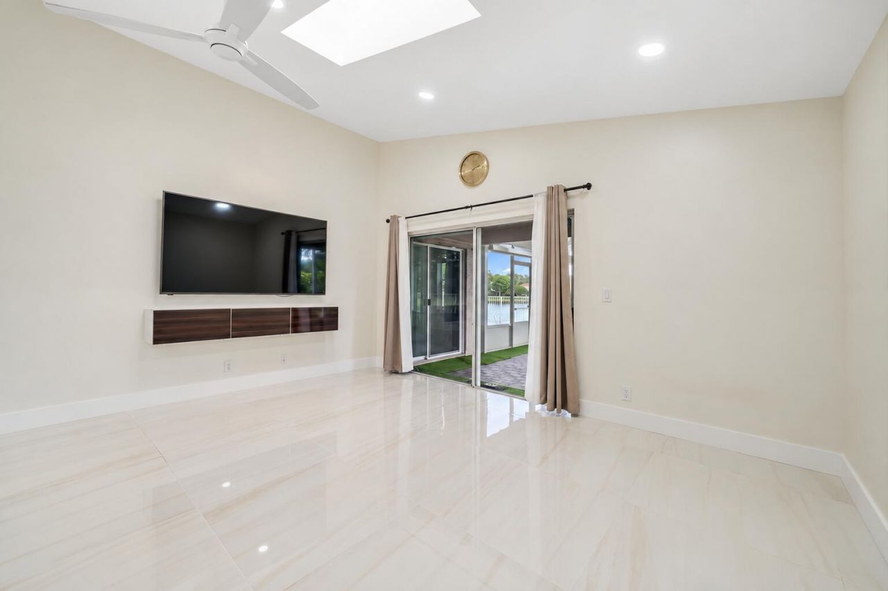 8599 Tourmaline Boulevard, Boynton Beach, FL 33472 Photo