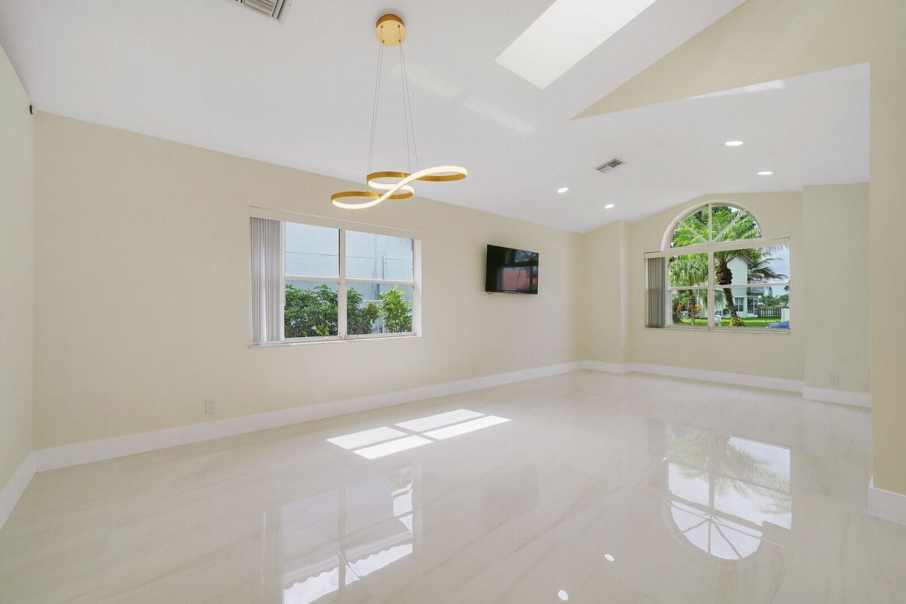 8599 Tourmaline Boulevard, Boynton Beach, FL 33472 Photo