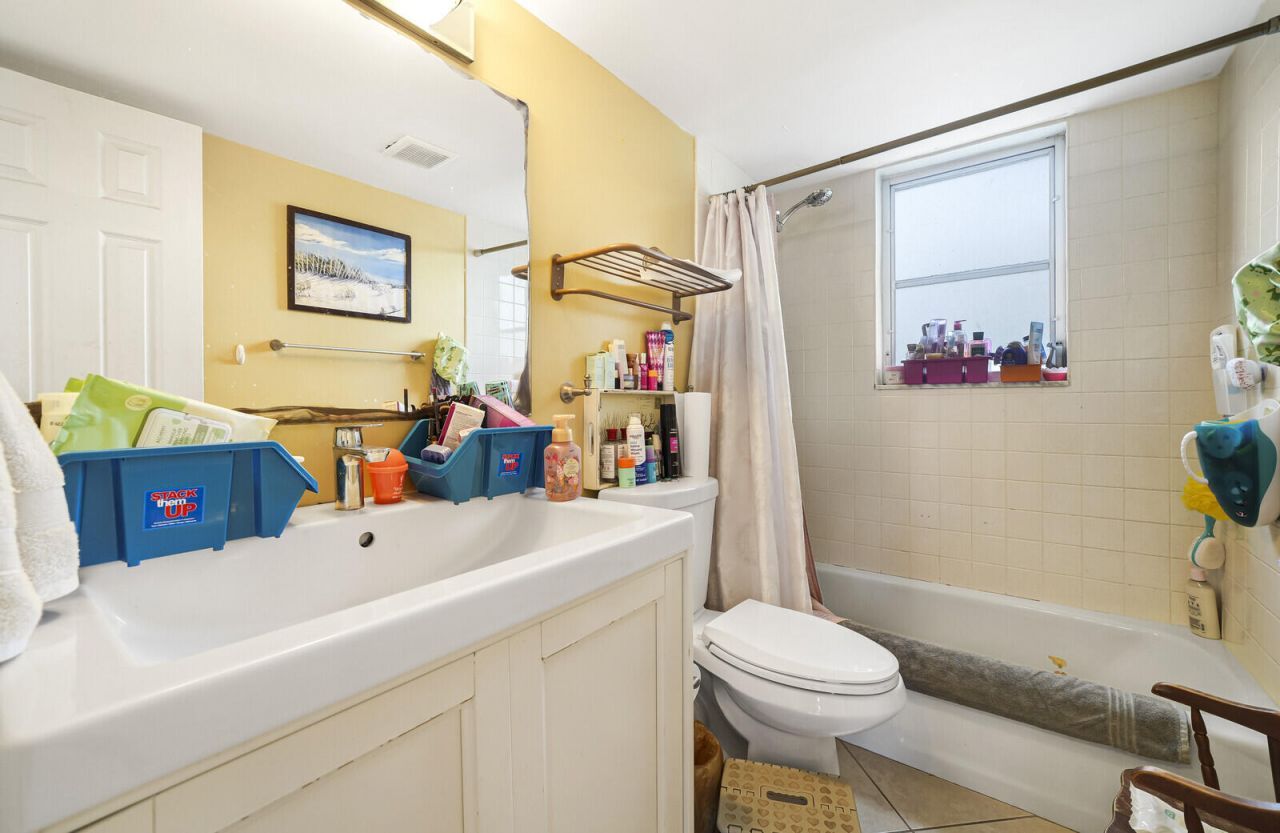 710 NE 7th Street, Unit 207, Boynton Beach, FL 33435 Photo