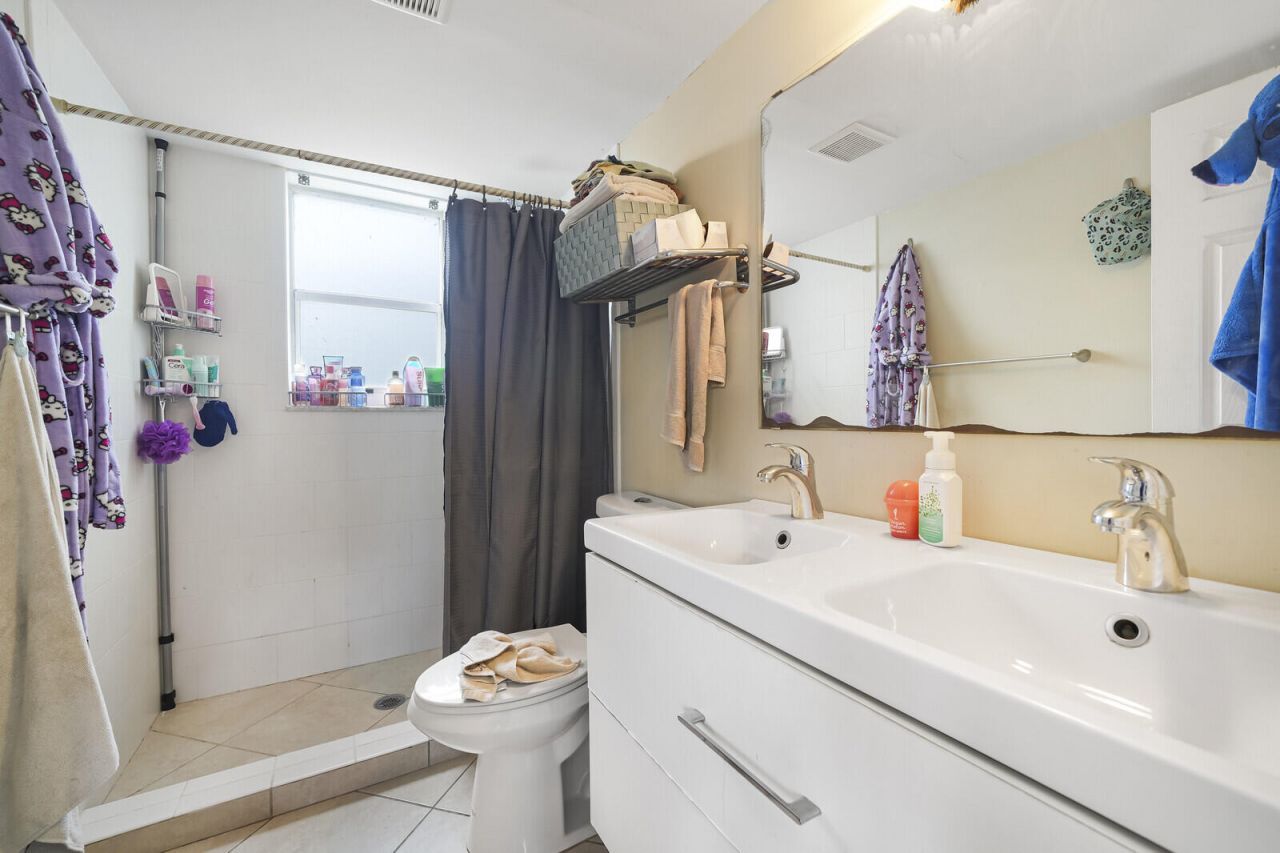 710 NE 7th Street, Unit 207, Boynton Beach, FL 33435 Photo