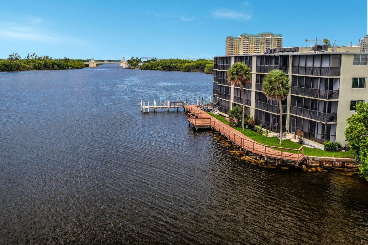 710 NE 7th Street, Unit 207, Boynton Beach, FL 33435 Photo