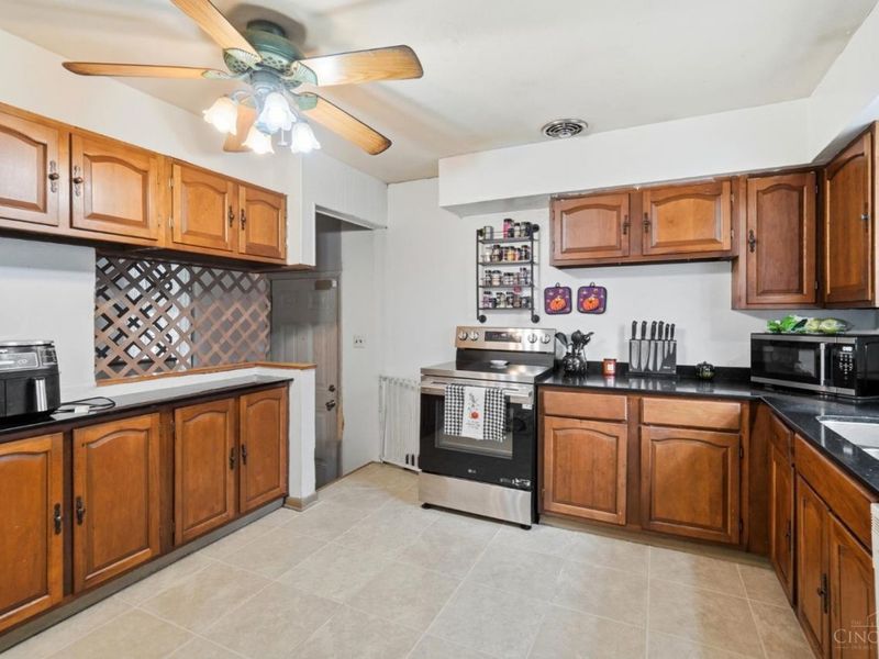 3976 Montevideo Drive, Harrison Township, OH 45414 Photo 13