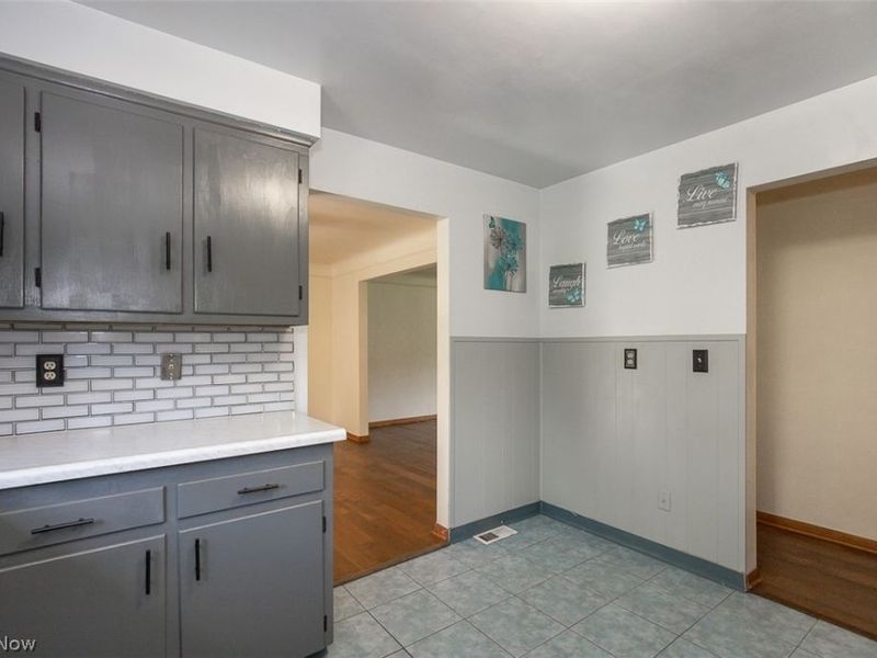 413 Harris Road, Richmond Heights, OH 44143 Photo 9