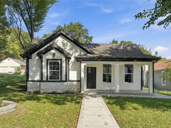 614 Spruce Street, Leavenworth, KS 66048