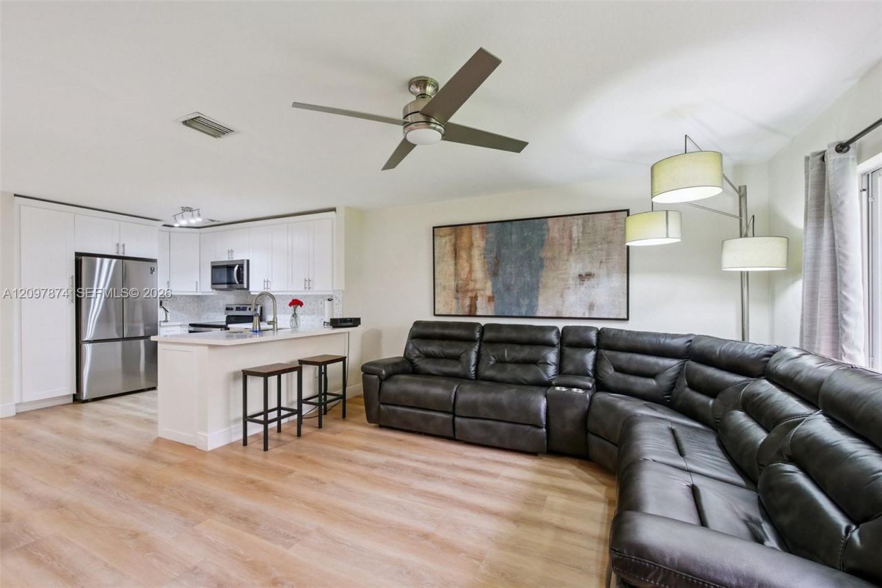 3191 SW 129th Way , Unit 137, Miramar, FL 33027 Photo