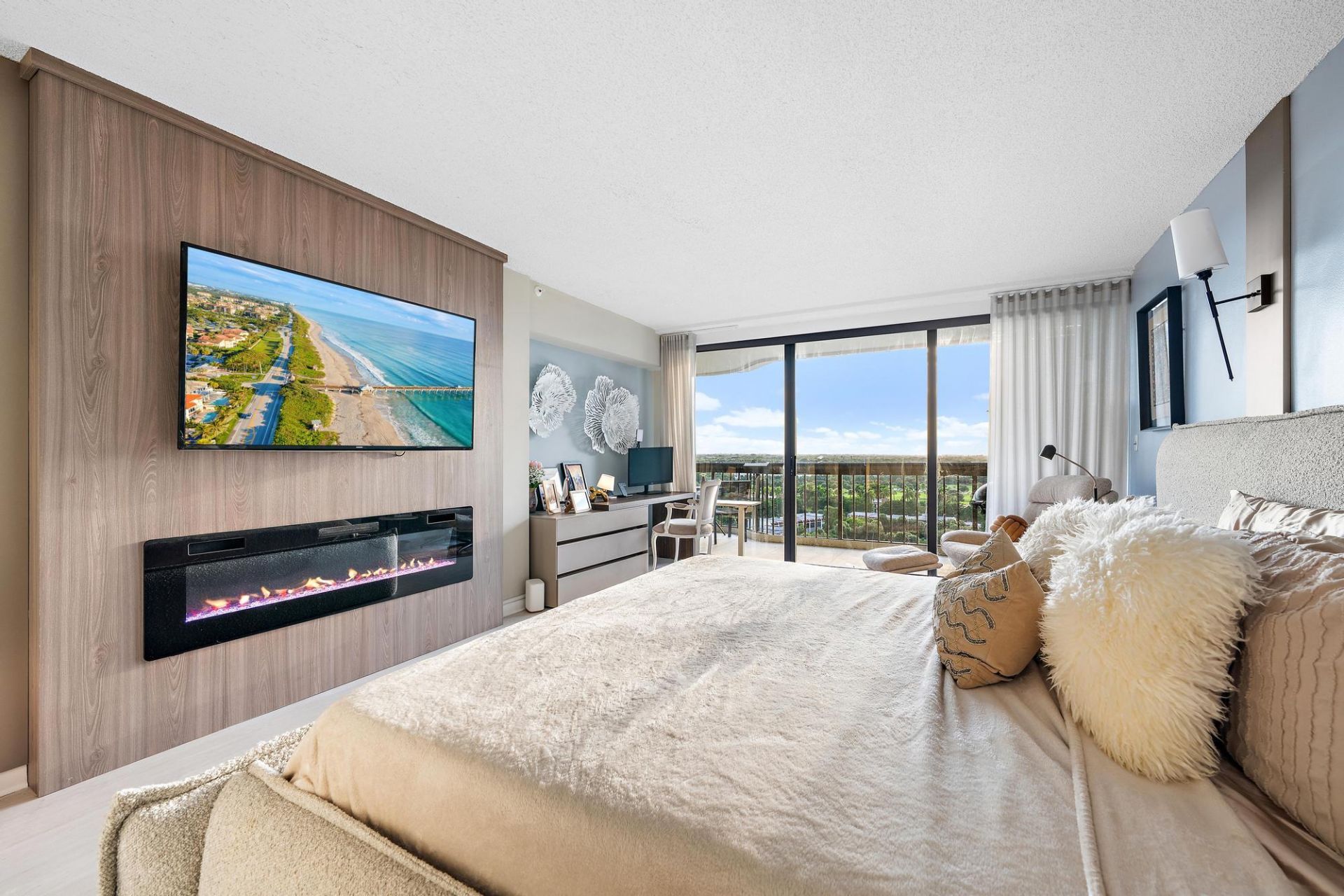 1900 Consulate Place, Unit 1205, West Palm Beach, FL 33401 Photo
