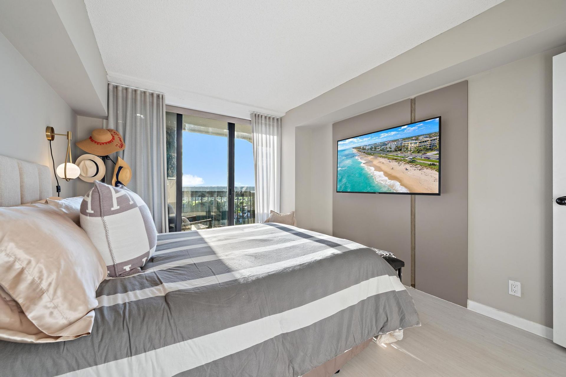 1900 Consulate Place, Unit 1205, West Palm Beach, FL 33401 Photo