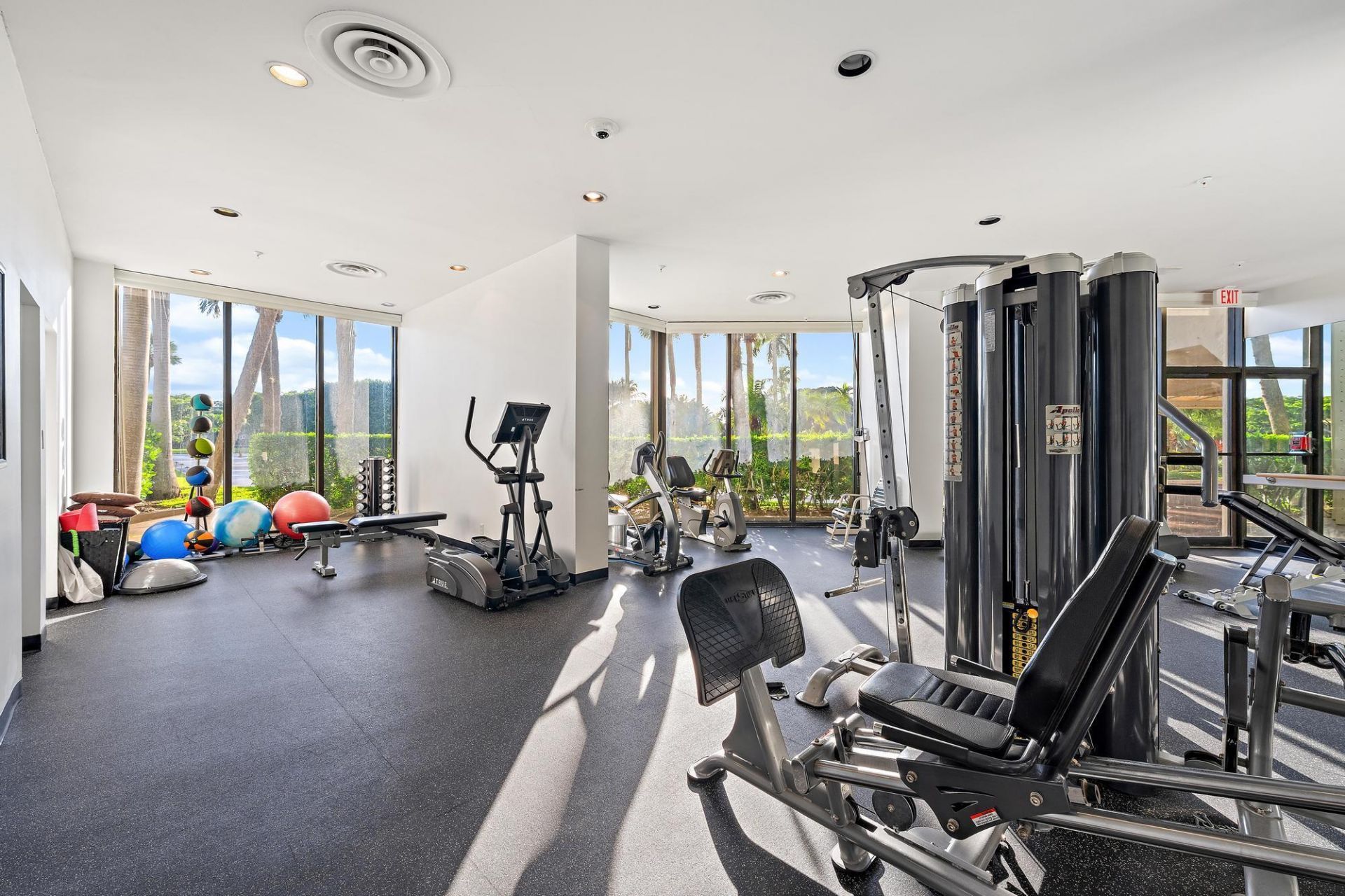 1900 Consulate Place, Unit 1205, West Palm Beach, FL 33401 Photo