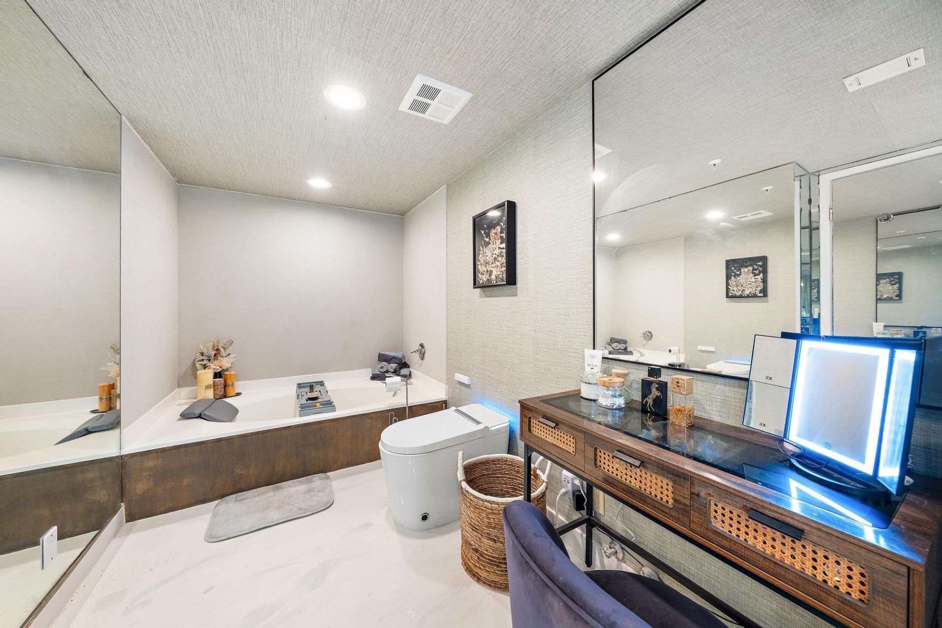 1900 Consulate Place, Unit 1205, West Palm Beach, FL 33401 Photo