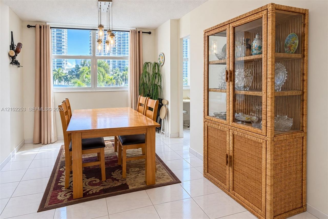 1833 S Ocean Dr , Unit 201, Hallandale Beach, FL 33009 Photo
