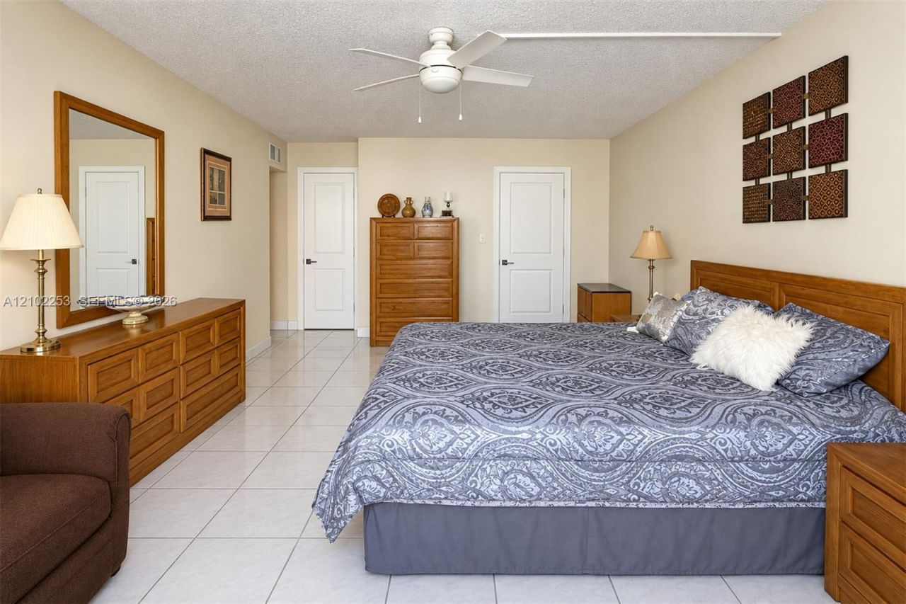 1833 S Ocean Dr , Unit 201, Hallandale Beach, FL 33009 Photo