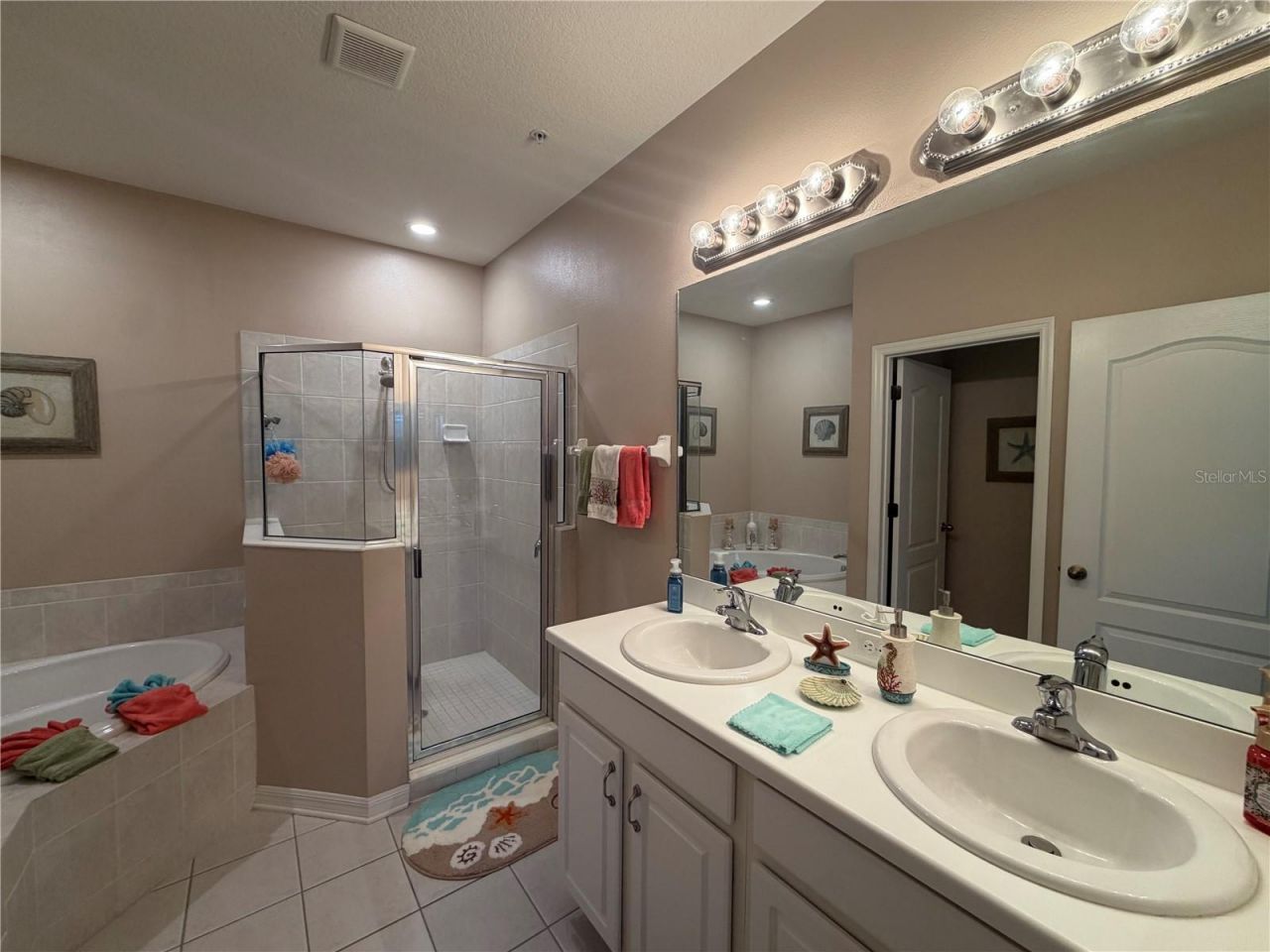 1474 Grantham Drive , Sarasota, FL 34234 Photo