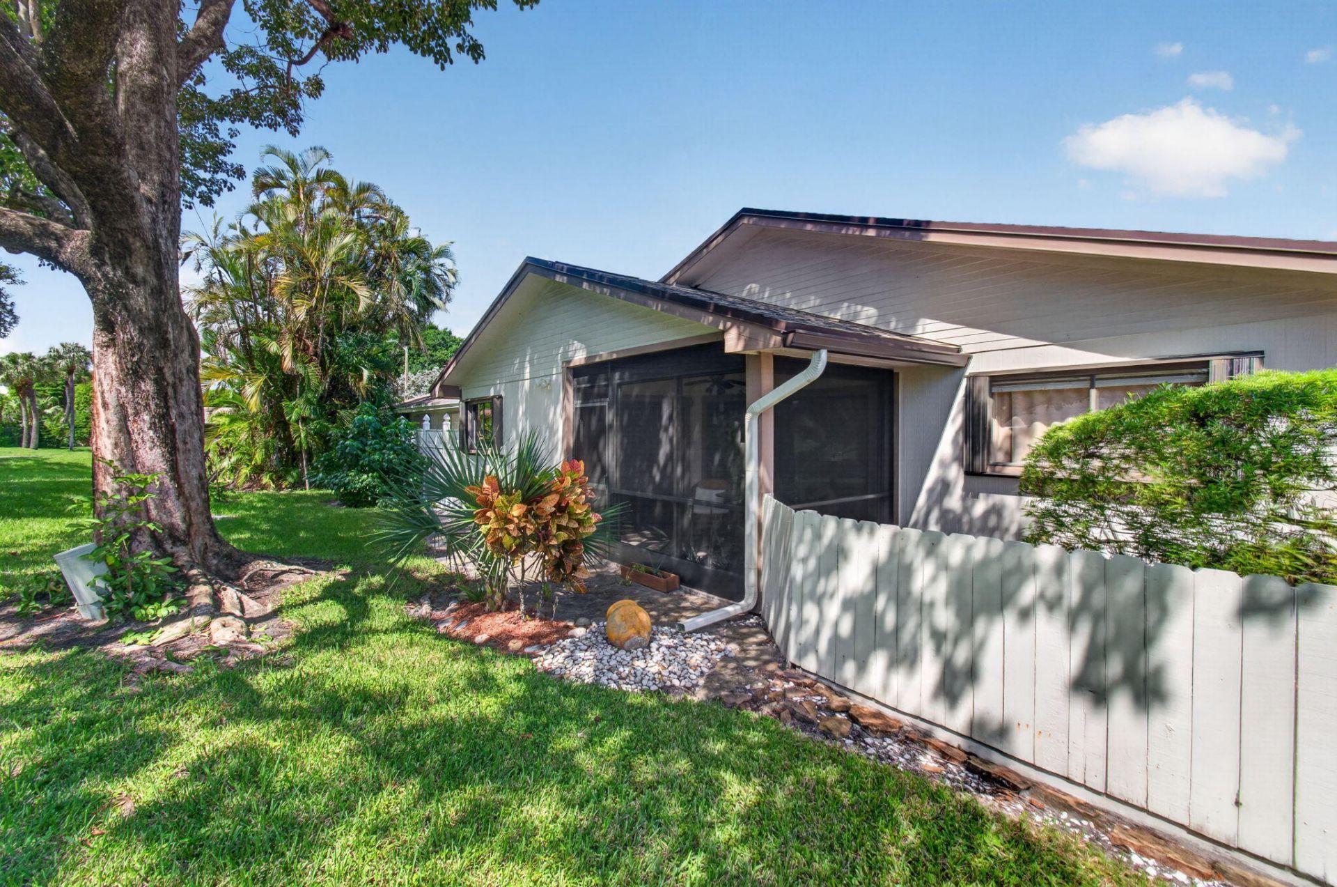 4 Fawlkland Circle, Boynton Beach, FL 33426 Photo