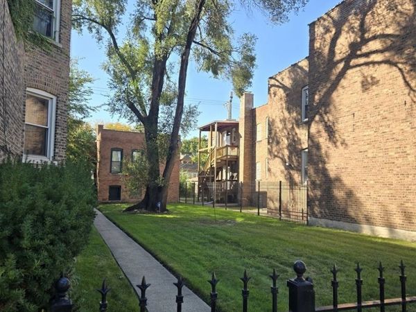 7204 S Rhodes Avenue, Chicago, IL 60619