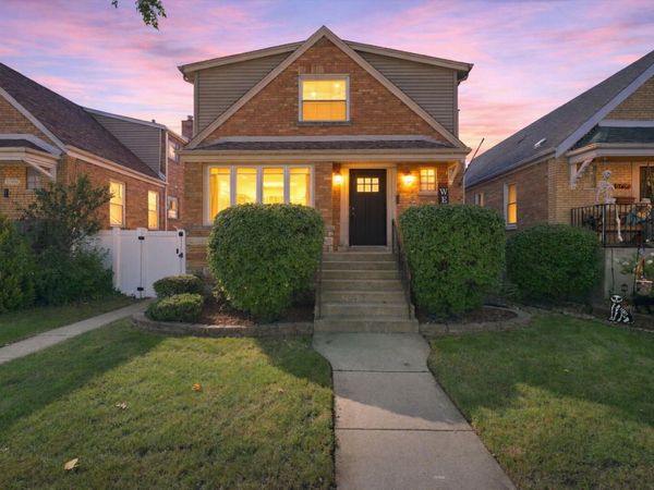 5704 S Oak Park Avenue , Chicago, IL 60638