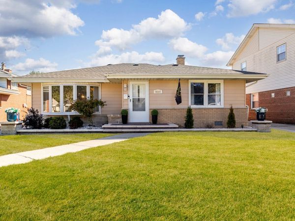 9205 Menard Avenue , Oak Lawn, IL 60453
