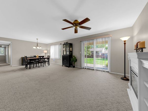 602 Devonshire Court , Unit D, McHenry, IL 60050