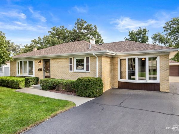 304 Crestwood Drive , Roselle, IL 60172