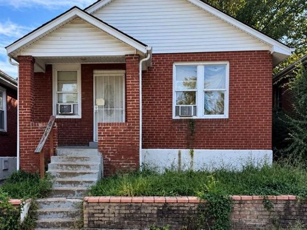 4756 Highland Avenue, St Louis, MO 63113
