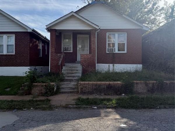 4756 Highland Avenue , St Louis, MO 63113