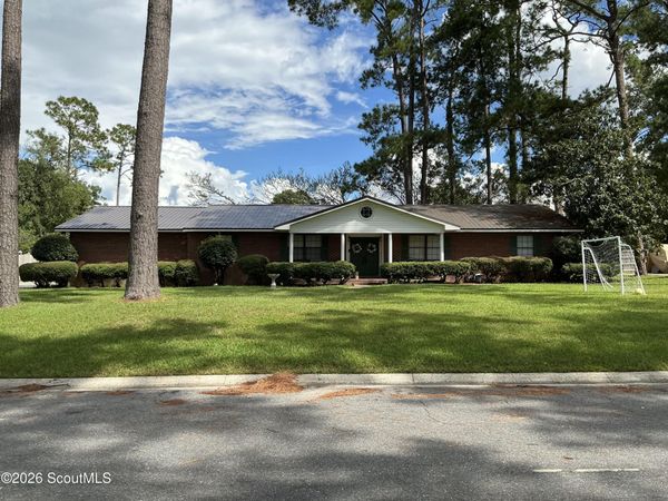 1610 Booth Street , Waycross, GA 31501