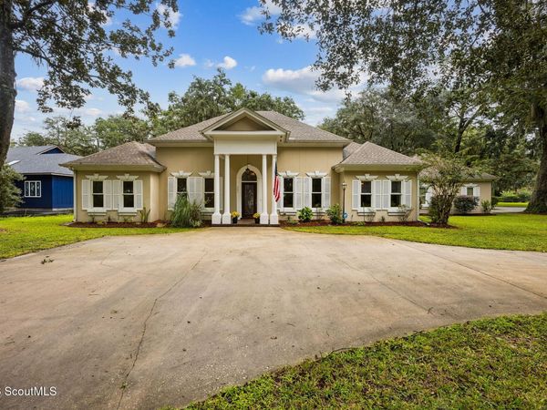 301 Trimaran Drive , St. Marys, GA 31558