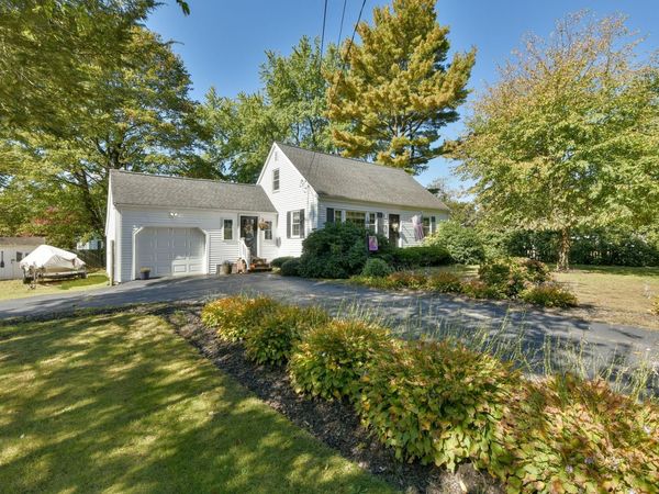 398 South St, Plainville, MA 02762