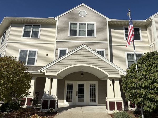 7 Crescent Gate, Unit 313, Sturbridge, MA 01518