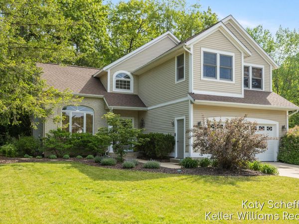 7446 Decosta Drive NE, Rockford, MI 49341
