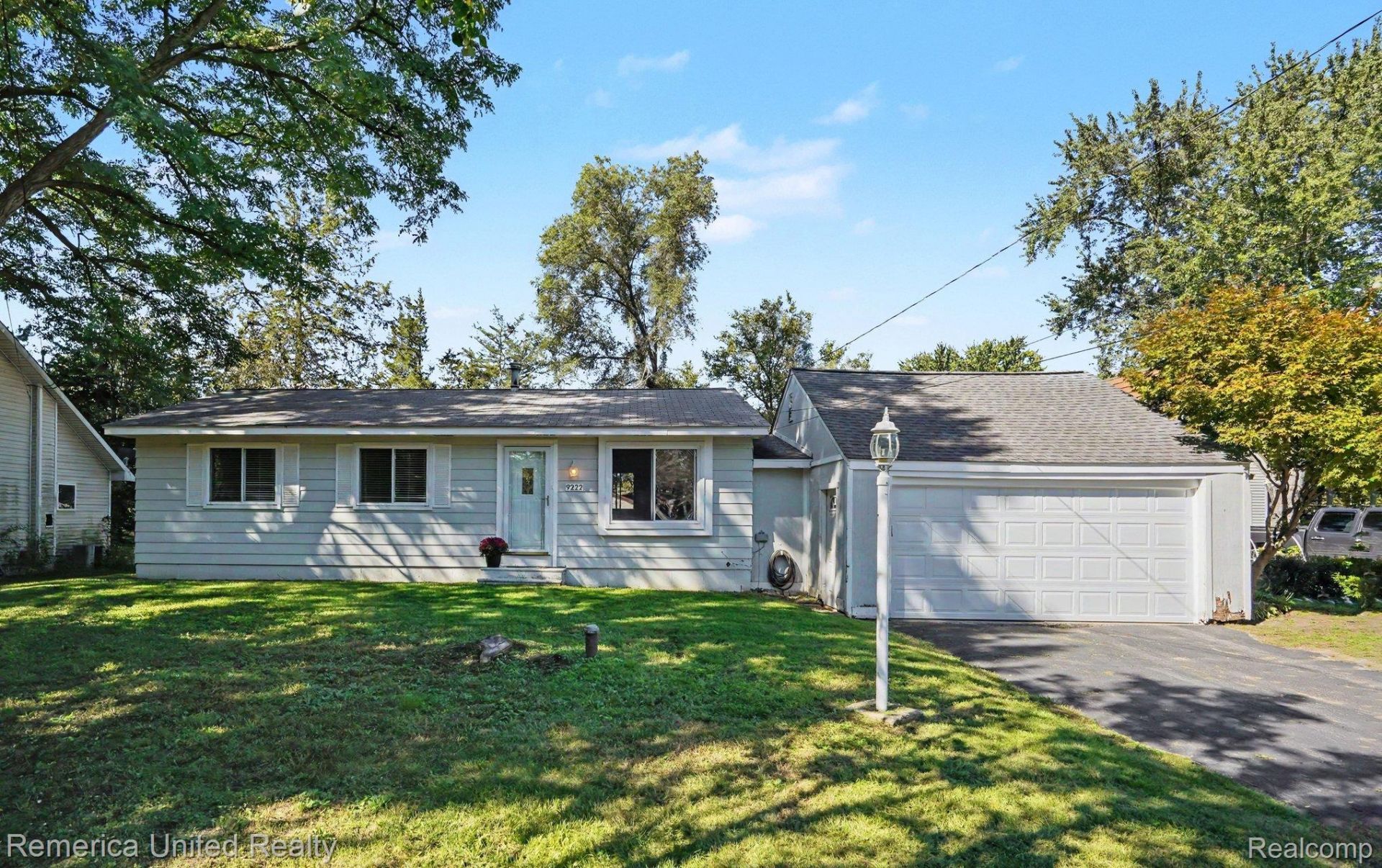 9222 Riverside Drive, Hamburg Township, Mi 48116 Main Photo