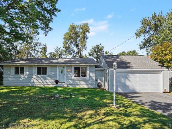9222 Riverside Drive, Hamburg Township, Mi 48116